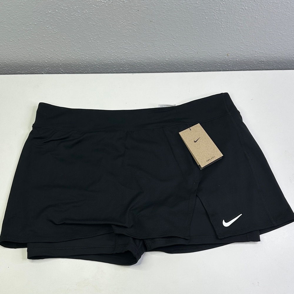 Nike Women's dri fit Athletic slim fit skort size XL